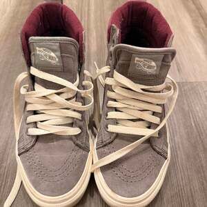 Vans Sk8-Hi Gray & Burgundy High Top Sneakers – Women’s 5.5 / Men’s 4